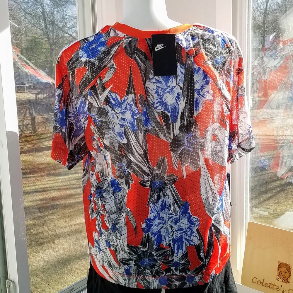 Nike Red & Blue Tropical Print Perforated Boxy Cropped Short Sleeve Tee Shirt - Picture 5 of 8